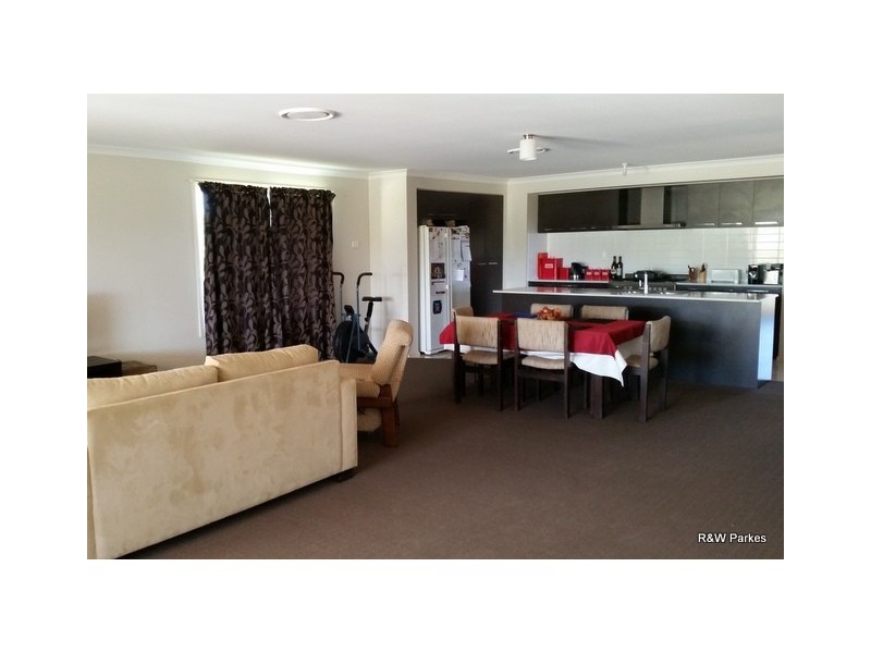 3 Gold Rush Road, Parkes NSW 2870