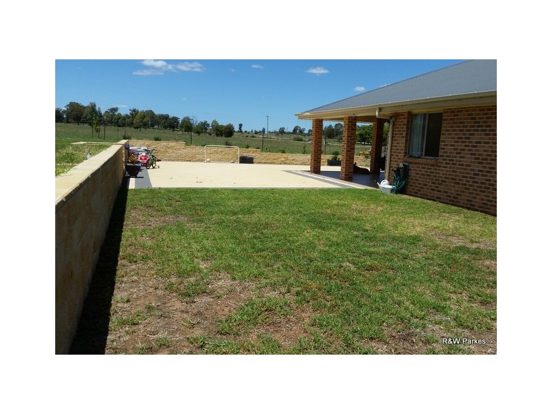 3 Gold Rush Road, Parkes NSW 2870