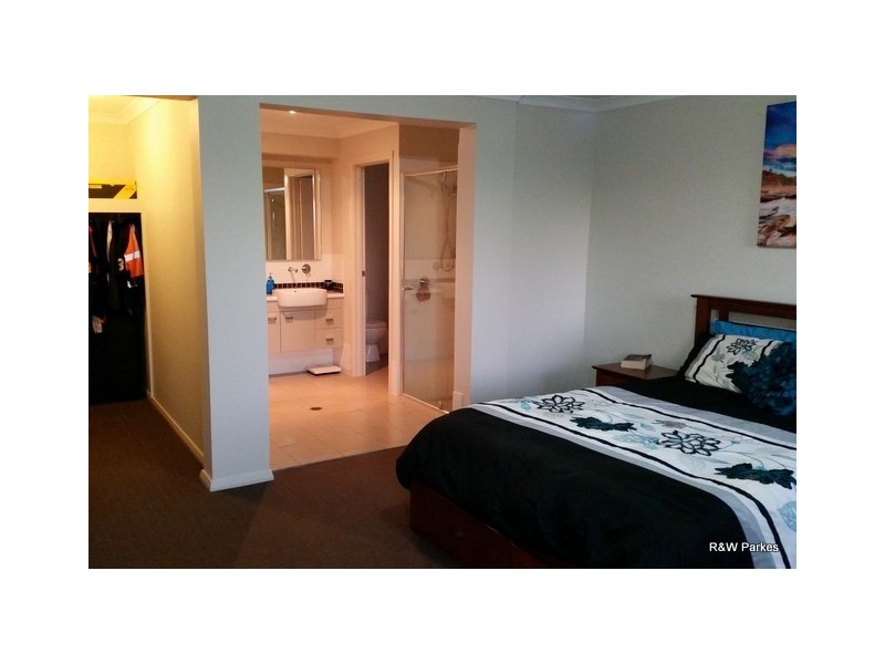 3 Gold Rush Road, Parkes NSW 2870