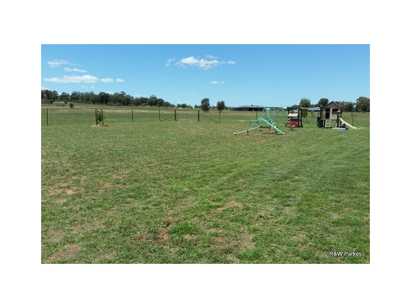 3 Gold Rush Road, Parkes NSW 2870