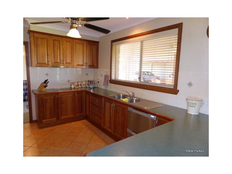 50 Noble Road, Parkes NSW 2870