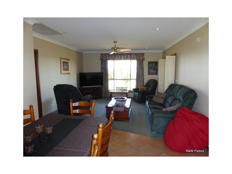 50 Noble Road, Parkes NSW 2870