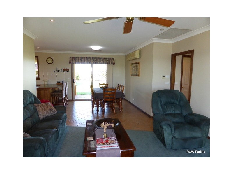 50 Noble Road, Parkes NSW 2870