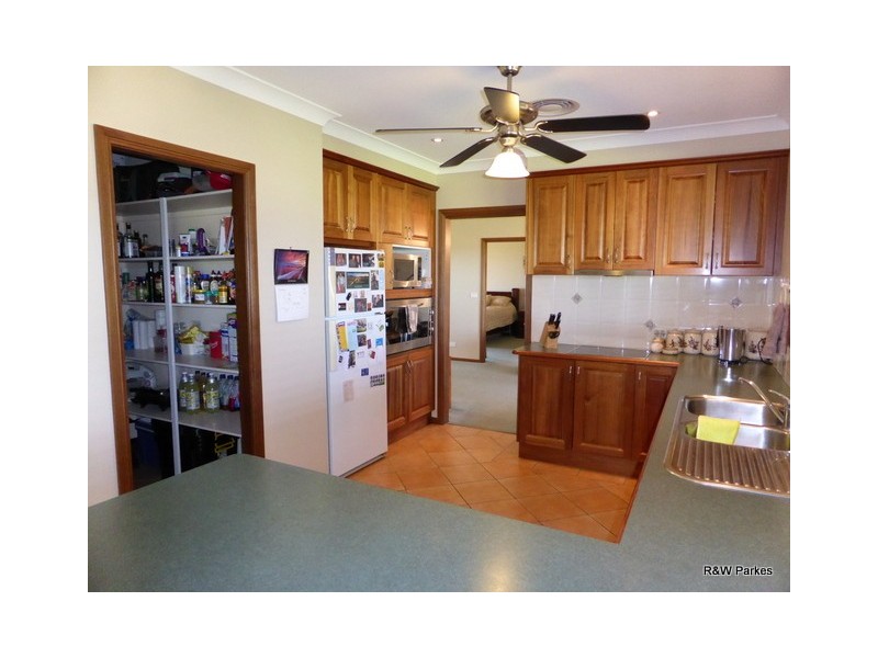 50 Noble Road, Parkes NSW 2870