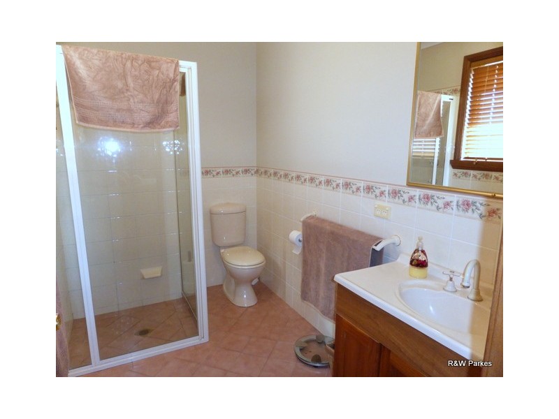 50 Noble Road, Parkes NSW 2870