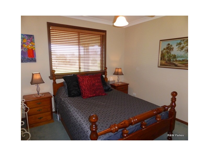 50 Noble Road, Parkes NSW 2870