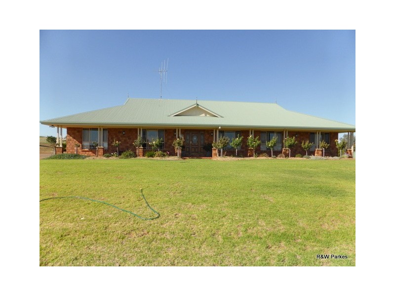50 Noble Road, Parkes NSW 2870