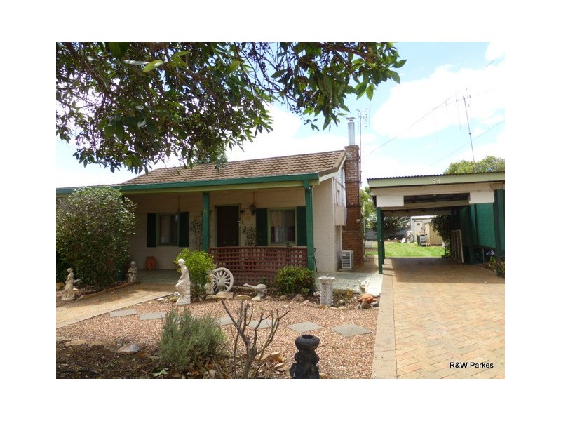 84 Webb Street, Parkes NSW 2870