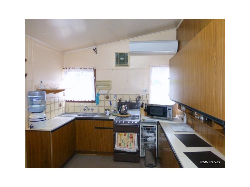 84 Webb Street, Parkes NSW 2870