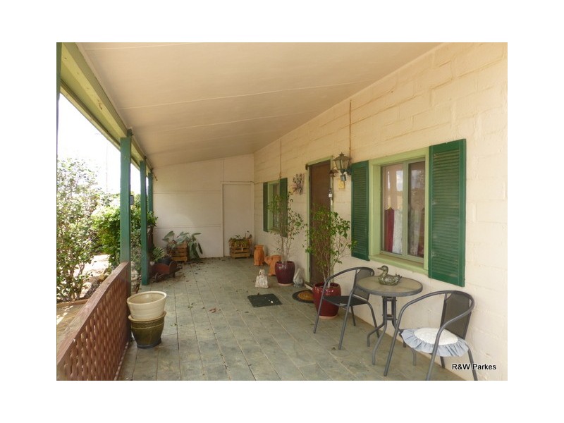 84 Webb Street, Parkes NSW 2870