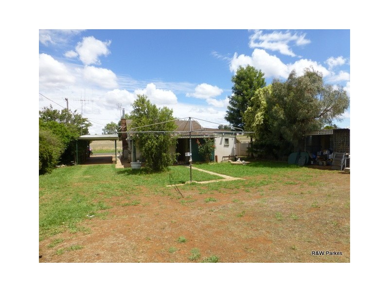 84 Webb Street, Parkes NSW 2870