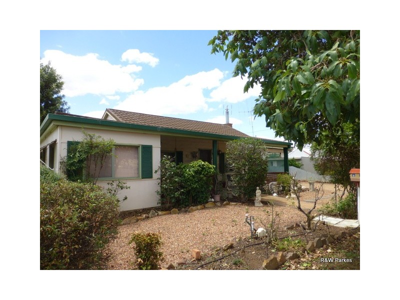 84 Webb Street, Parkes NSW 2870