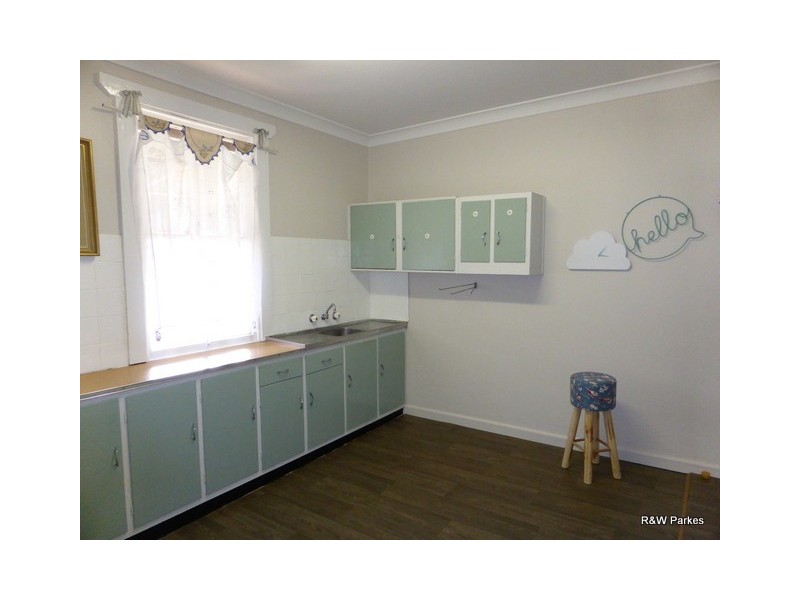 20 Phillip Street, Parkes NSW 2870