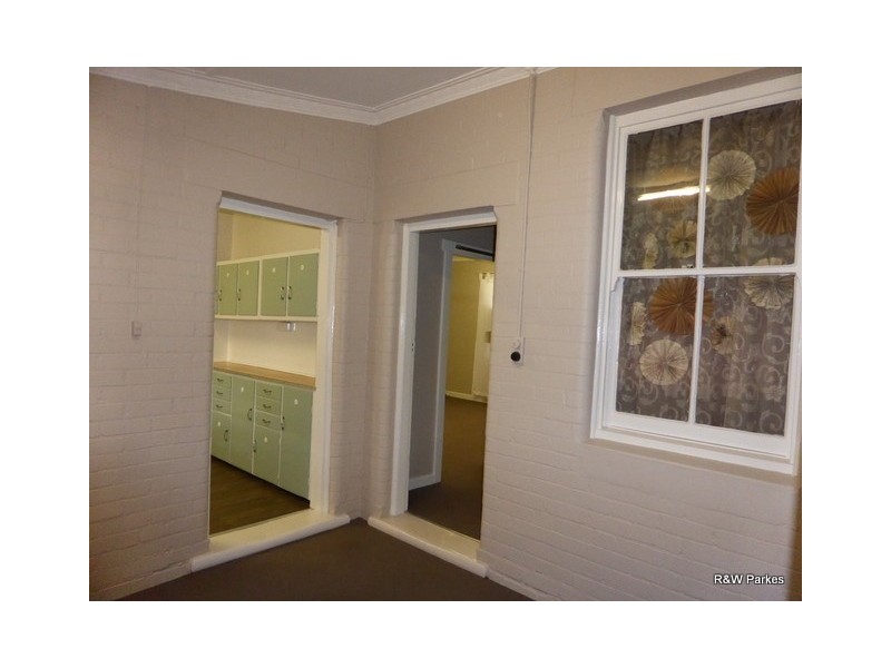 20 Phillip Street, Parkes NSW 2870