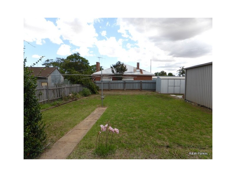 20 Phillip Street, Parkes NSW 2870