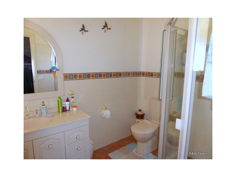 2 Arana Place, Parkes NSW 2870