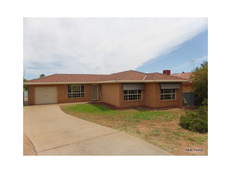 26 Fisher Street, Parkes NSW 2870