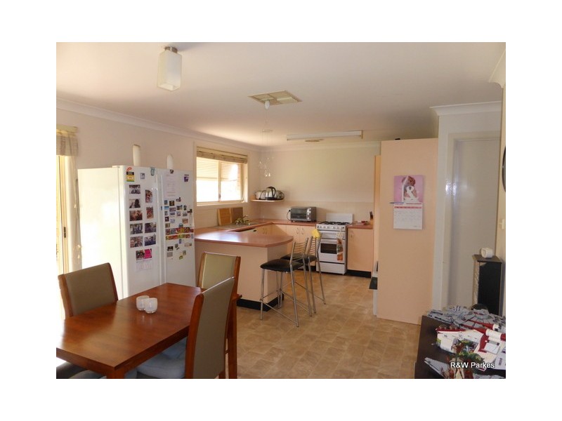 26 Fisher Street, Parkes NSW 2870