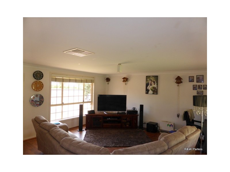 26 Fisher Street, Parkes NSW 2870