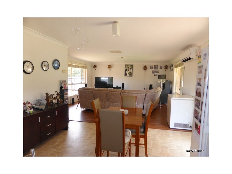 26 Fisher Street, Parkes NSW 2870