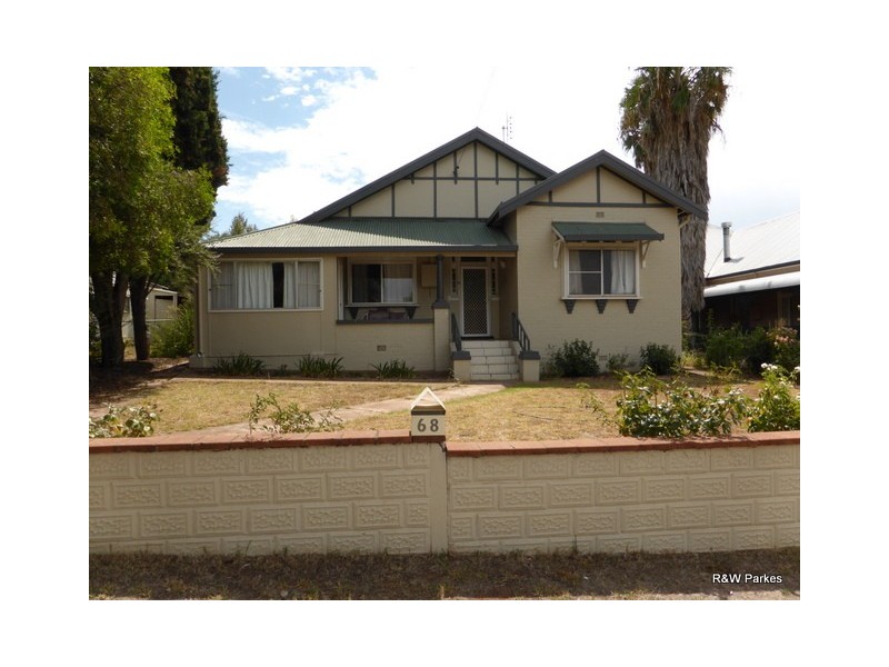 68 Orange Street, Parkes NSW 2870