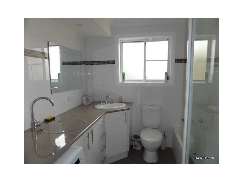 68 Orange Street, Parkes NSW 2870