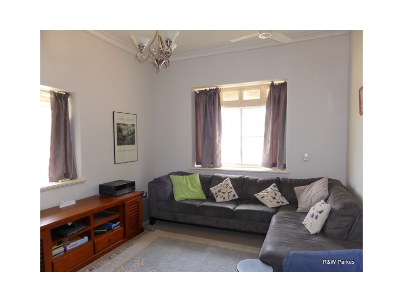 68 Orange Street, Parkes NSW 2870