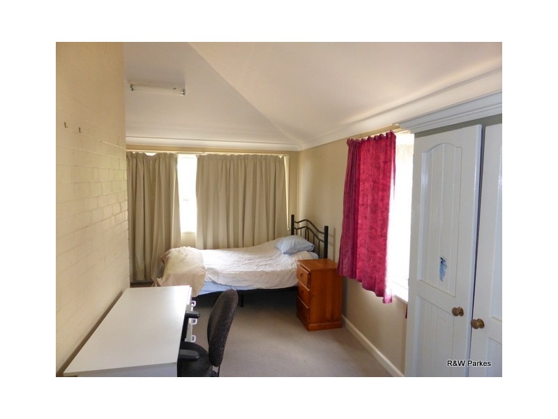 68 Orange Street, Parkes NSW 2870