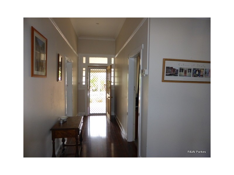 68 Orange Street, Parkes NSW 2870