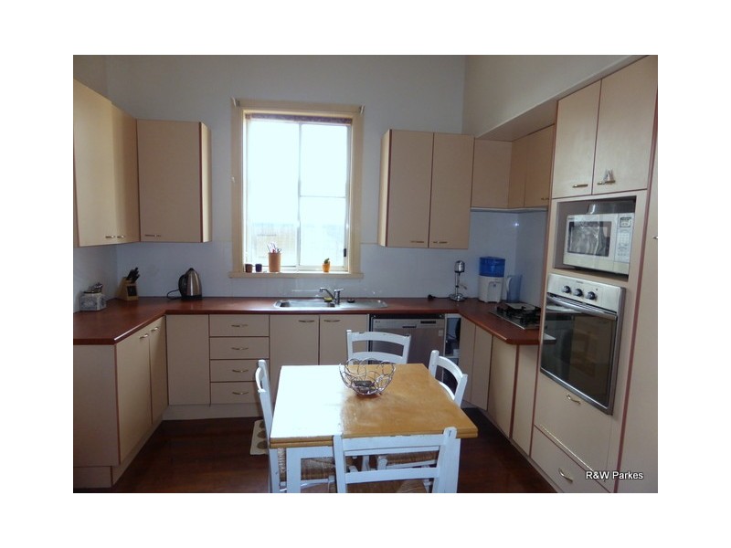 68 Orange Street, Parkes NSW 2870