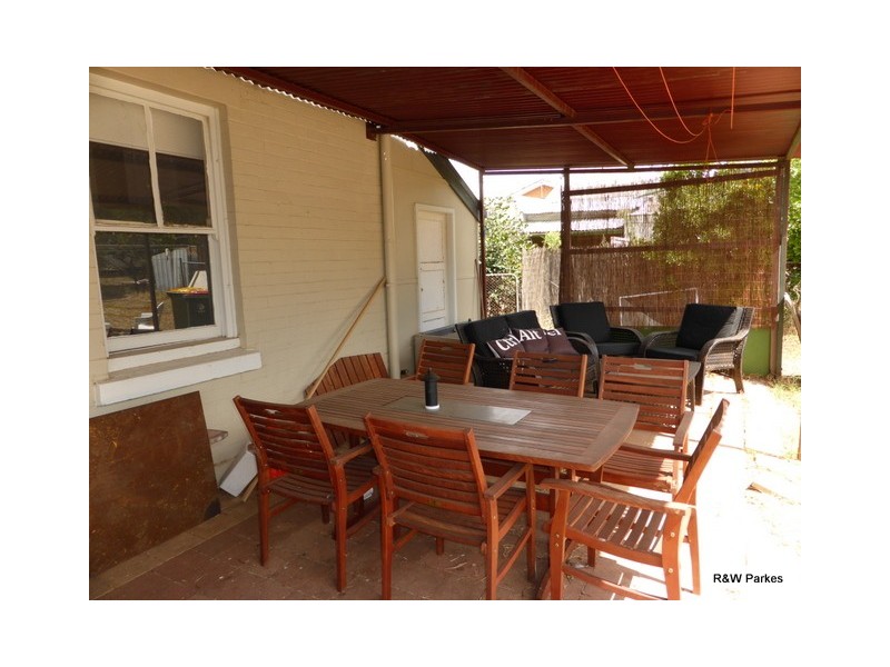 68 Orange Street, Parkes NSW 2870