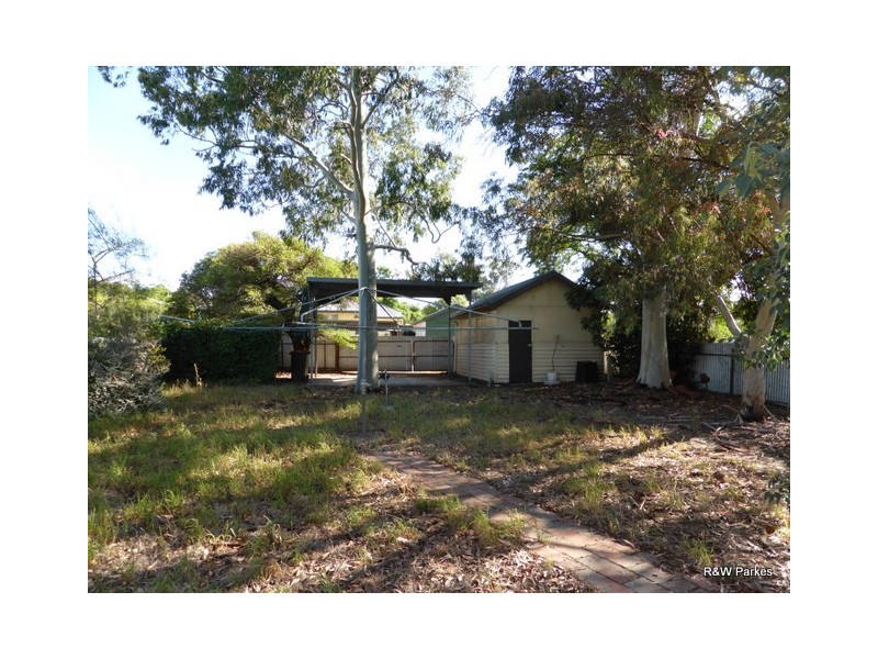 2 Elizabeth Street, Parkes NSW 2870