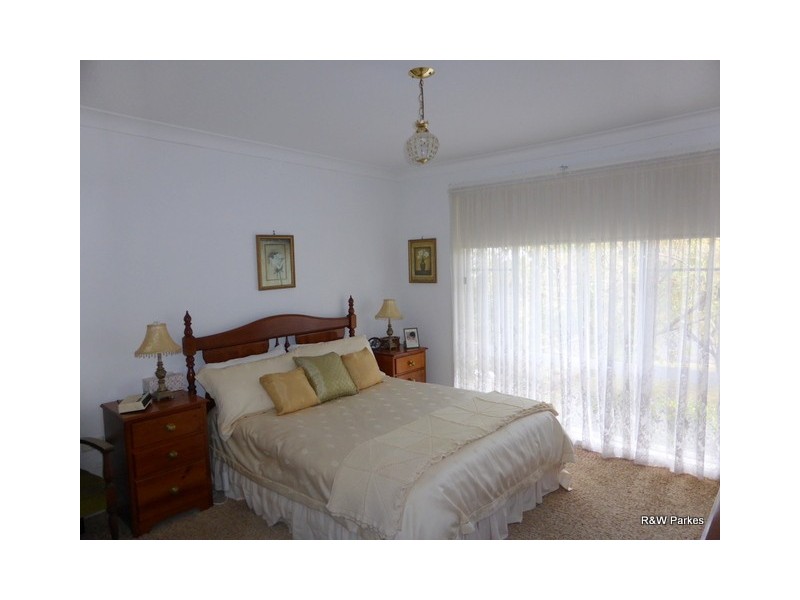 72 Orange Street, Parkes NSW 2870