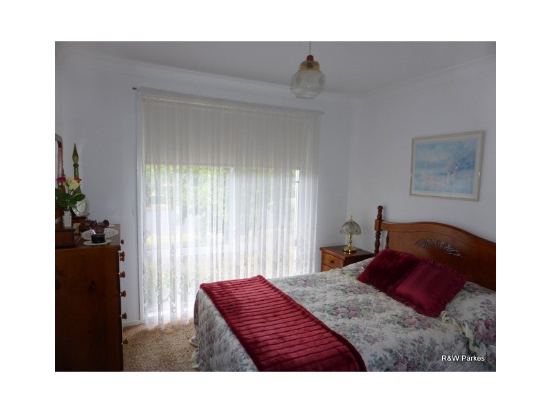 72 Orange Street, Parkes NSW 2870