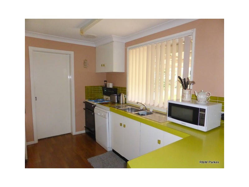 72 Orange Street, Parkes NSW 2870