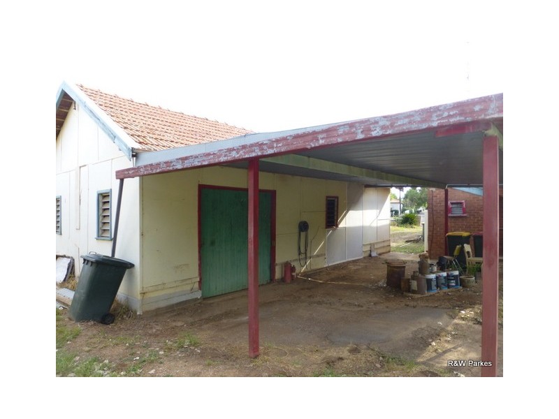 35 East Street, Parkes NSW 2870