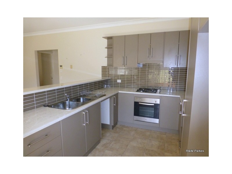 Unit 1/5A Kookaburra Street, Parkes NSW 2870