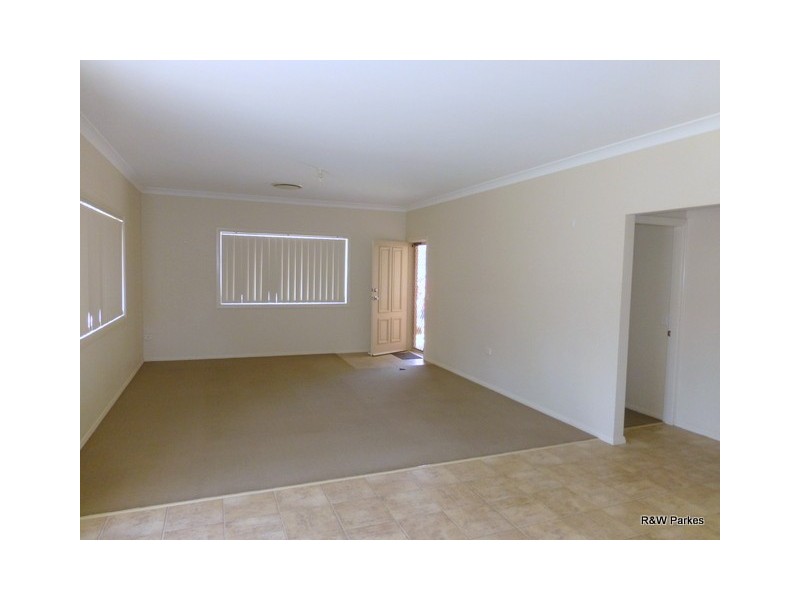 Unit 1/5A Kookaburra Street, Parkes NSW 2870