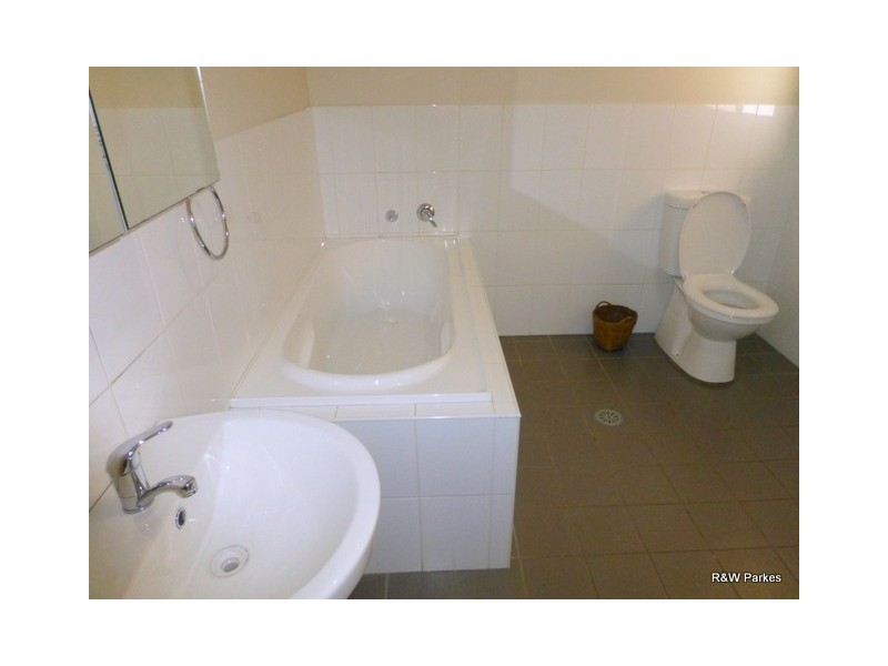 Unit 1/5A Kookaburra Street, Parkes NSW 2870