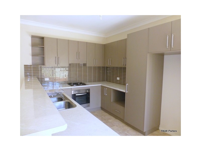 Unit 1/5A Kookaburra Street, Parkes NSW 2870