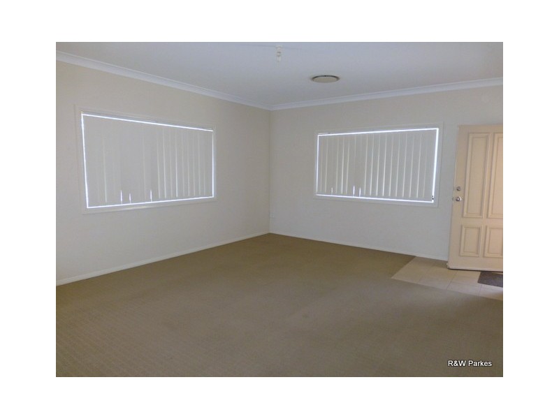 Unit 1/5A Kookaburra Street, Parkes NSW 2870