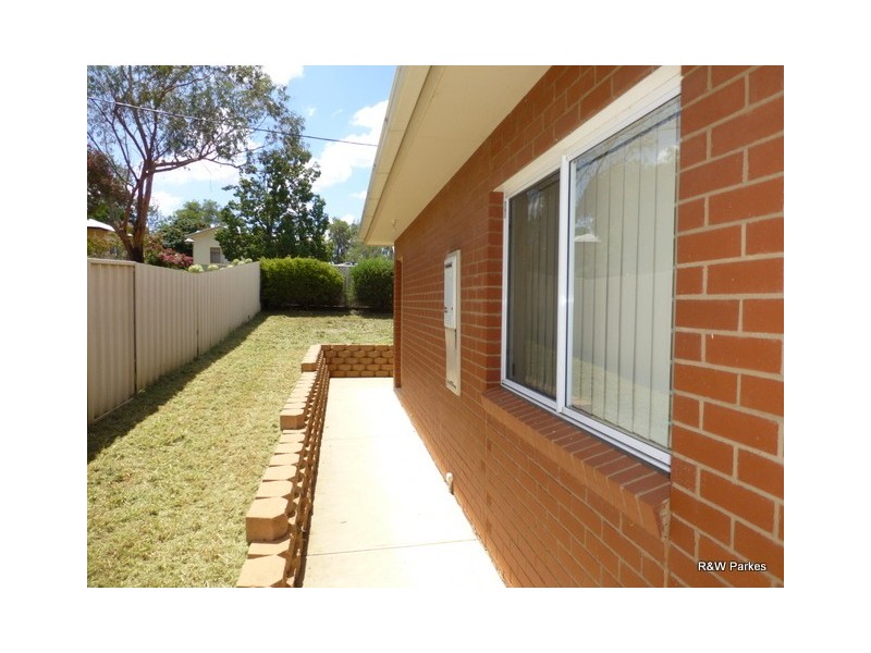 Unit 1/5A Kookaburra Street, Parkes NSW 2870