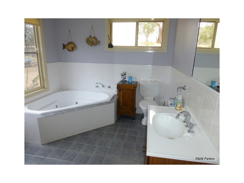 86 Deep Lead Road, Parkes NSW 2870