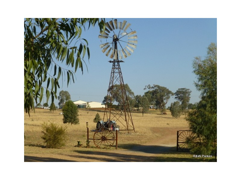 86 Deep Lead Road, Parkes NSW 2870