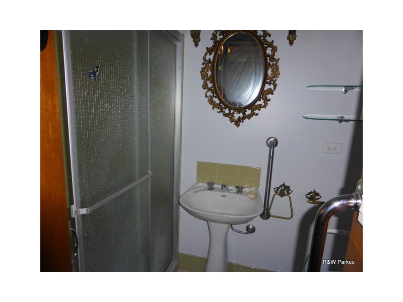 32 Orange Street, Parkes NSW 2870