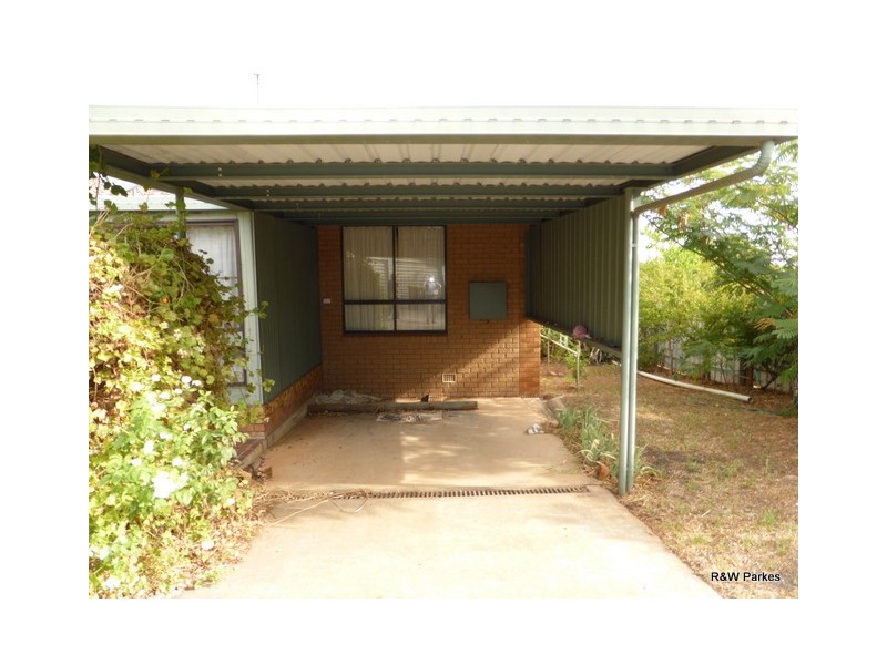 32 Orange Street, Parkes NSW 2870