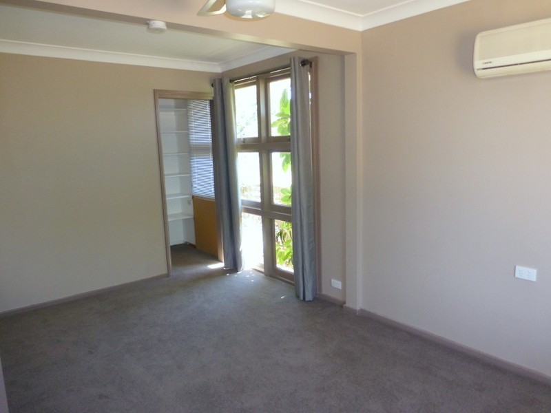 100 Close Street, Parkes NSW 2870