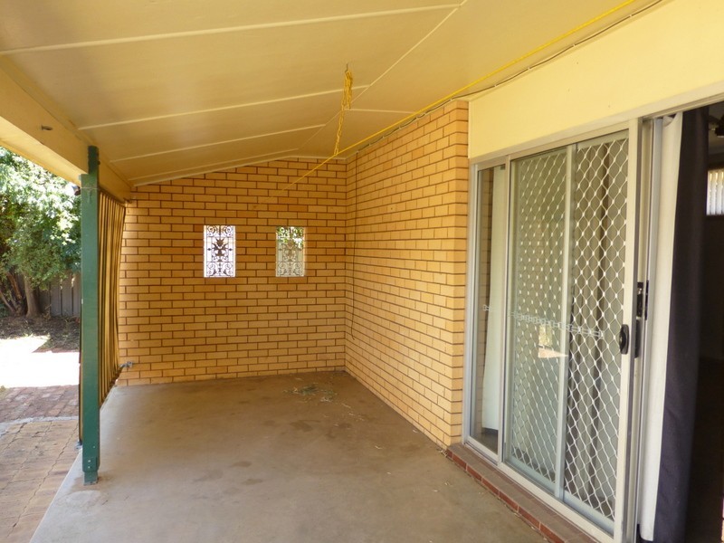 100 Close Street, Parkes NSW 2870
