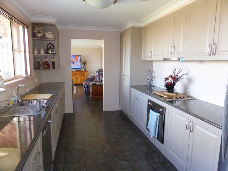 5 Glenwarrie Place, Parkes NSW 2870