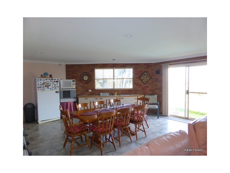 5 Glenwarrie Place, Parkes NSW 2870